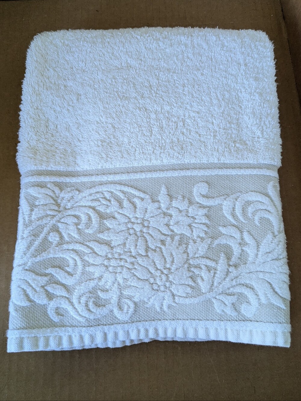 Linen & Things Bath Towel Jacquard Cotton Towel Plush Absorbent Made in Portugal
